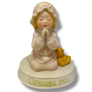 Vintage Holly Hobbie 1978 A Christmas Prayer Figurine